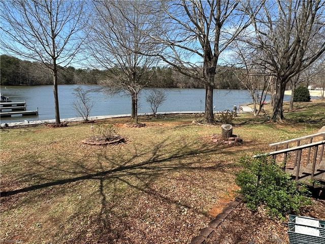 101 Dogwood Circle, New London, NC 28127
