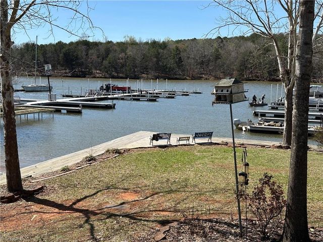 101 Dogwood Circle, New London, NC 28127
