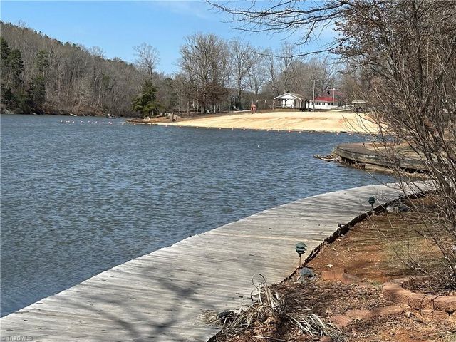 101 Dogwood Circle, New London, NC 28127
