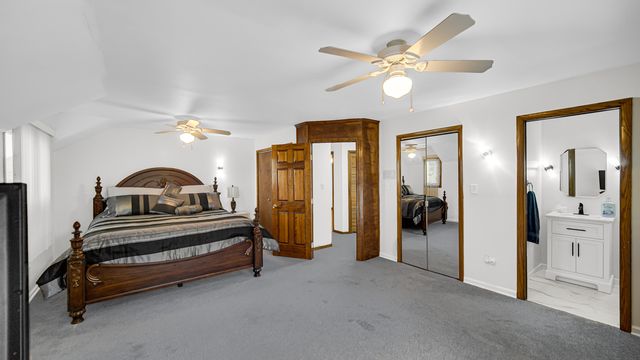 3317 E Buried Oak Drive, Crete, IL 60417