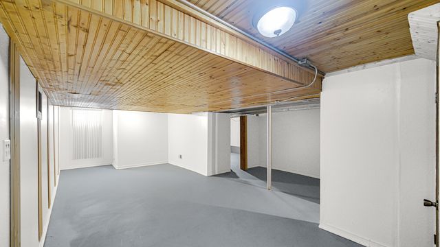 3317 E Buried Oak Drive, Crete, IL 60417