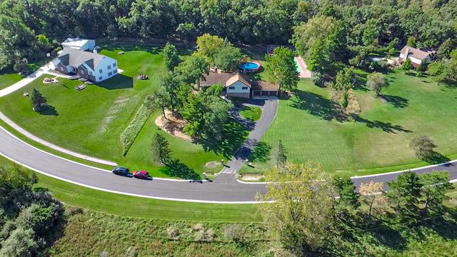 3317 E Buried Oak Drive, Crete, IL 60417