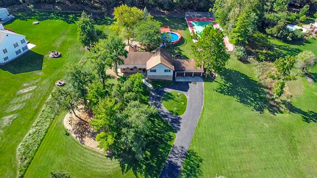 3317 E Buried Oak Drive, Crete, IL 60417