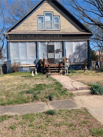 403 S Adams Street, Nevada, MO 64772