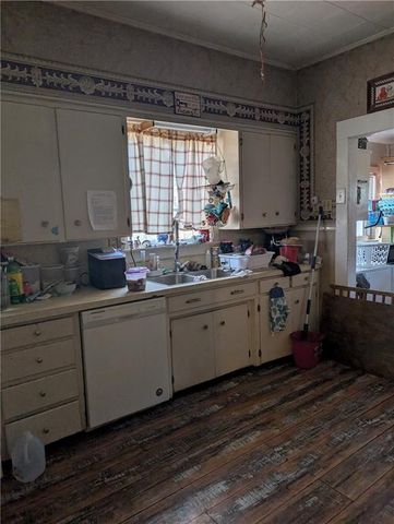 403 S Adams Street, Nevada, MO 64772