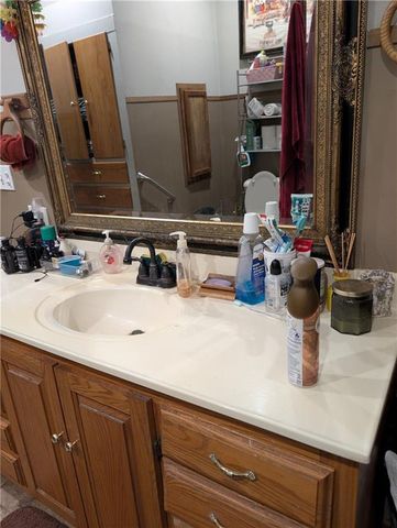 403 S Adams Street, Nevada, MO 64772