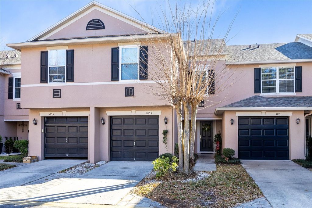 Image 1 of property listing at 3009 ASHFORD PARK PLACE, Oviedo, FL 32765