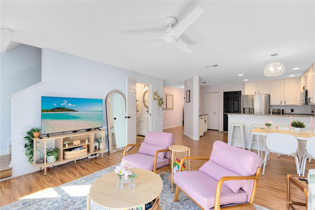 Image 2 of property listing at 3009 ASHFORD PARK PLACE, Oviedo, FL 32765