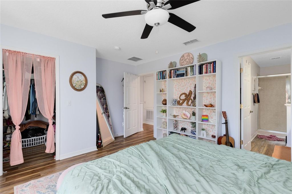 Image 13 of property listing at 3009 ASHFORD PARK PLACE, Oviedo, FL 32765