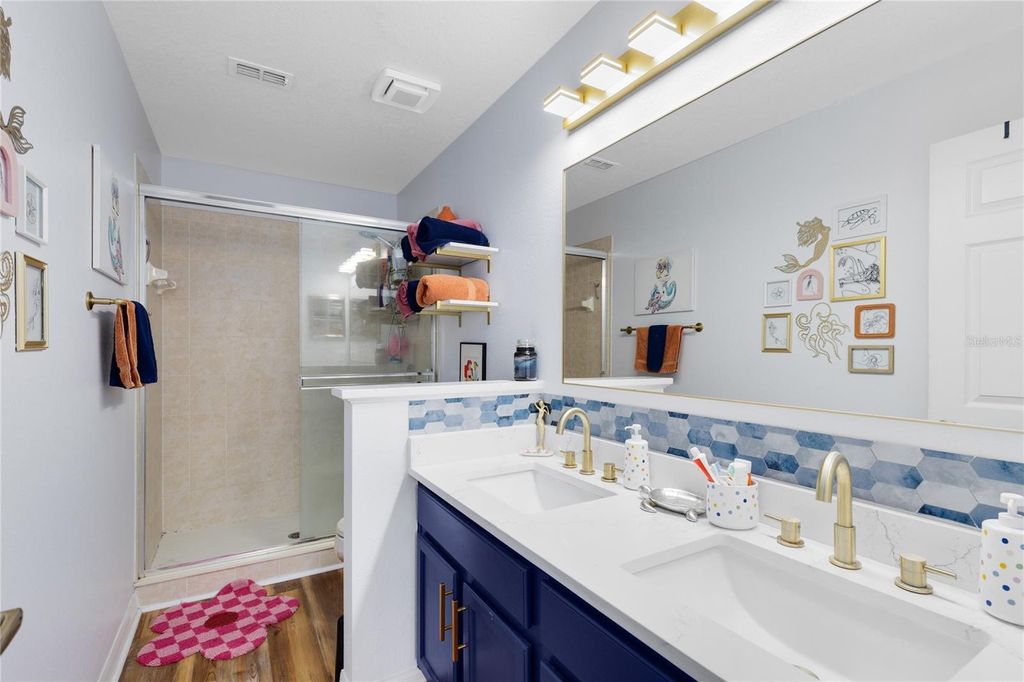 Image 14 of property listing at 3009 ASHFORD PARK PLACE, Oviedo, FL 32765