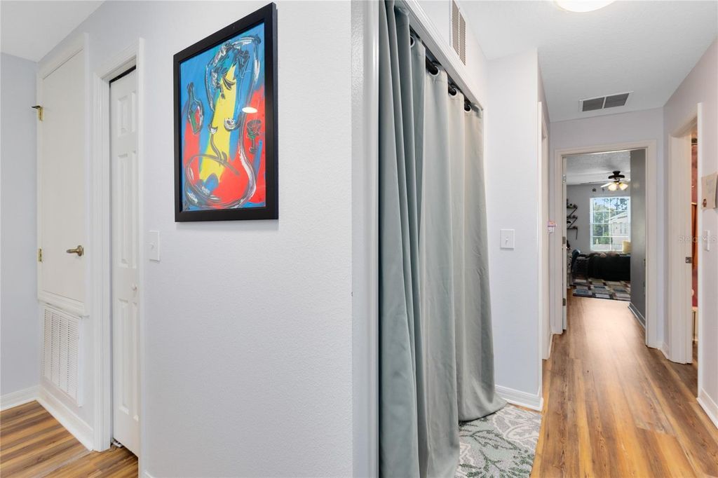 Image 19 of property listing at 3009 ASHFORD PARK PLACE, Oviedo, FL 32765