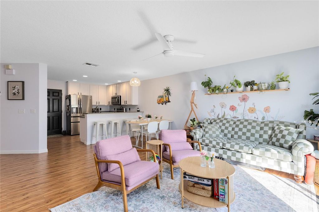 Image 3 of property listing at 3009 ASHFORD PARK PLACE, Oviedo, FL 32765