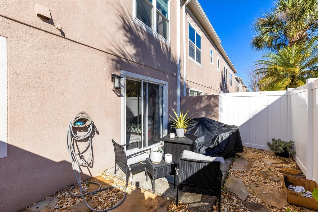 Image 21 of property listing at 3009 ASHFORD PARK PLACE, Oviedo, FL 32765