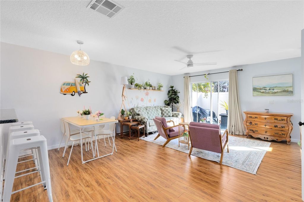 Image 6 of property listing at 3009 ASHFORD PARK PLACE, Oviedo, FL 32765