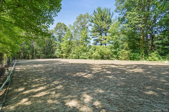 48 Davids Way, Bedford Hills, NY 10507