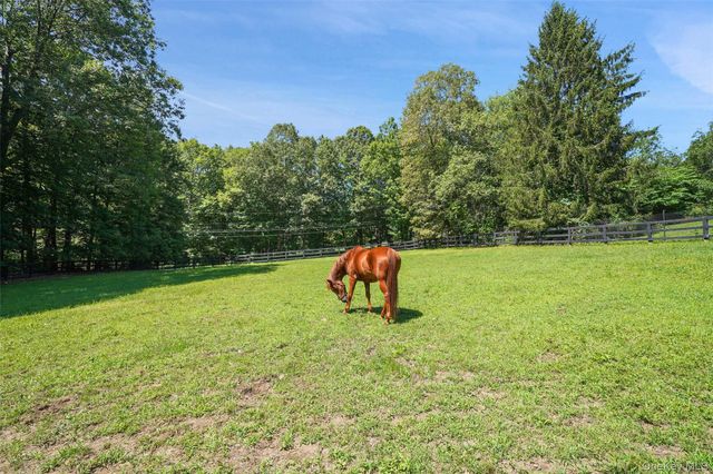 48 Davids Way, Bedford Hills, NY 10507