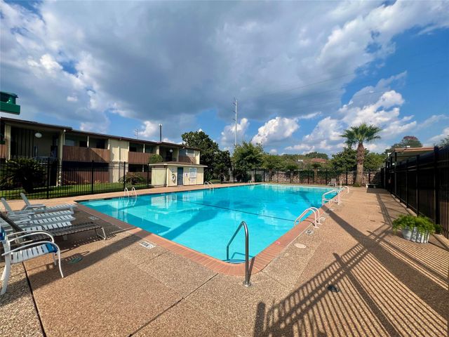 7714 Renwick Drive K107, Houston, TX 77081