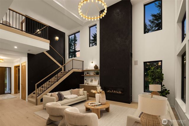14902 SE 46th Street, Bellevue, WA 98006