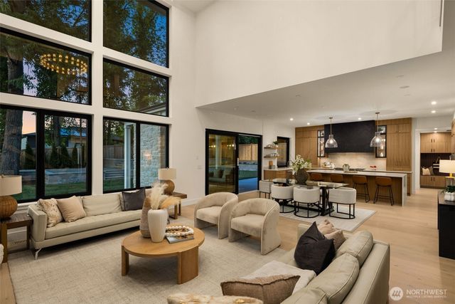 14902 SE 46th Street, Bellevue, WA 98006