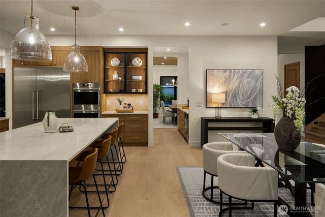 14902 SE 46th Street, Bellevue, WA 98006