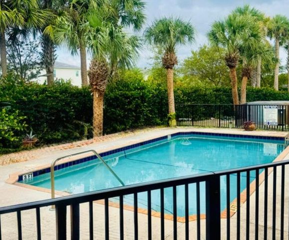 1021 Crystal Lake Drive 106, Deerfield Beach, FL 33064