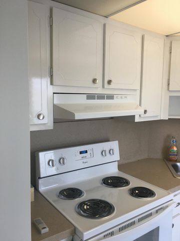 1021 Crystal Lake Drive 106, Deerfield Beach, FL 33064