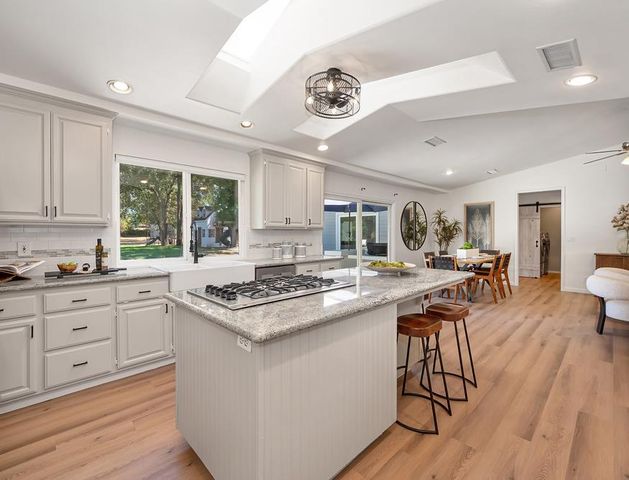 3875 Oak Tree Ln, Loomis, CA 95650
