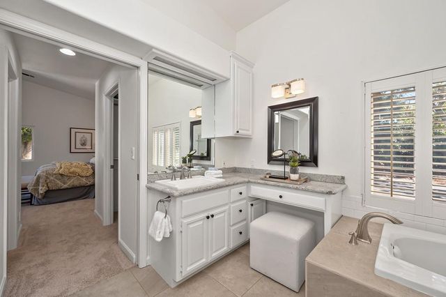 3875 Oak Tree Ln, Loomis, CA 95650