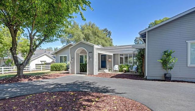 3875 Oak Tree Ln, Loomis, CA 95650