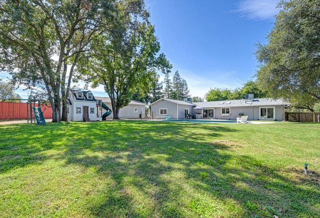 3875 Oak Tree Ln, Loomis, CA 95650