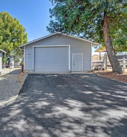 3875 Oak Tree Ln, Loomis, CA 95650