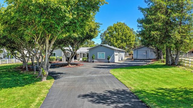 3875 Oak Tree Ln, Loomis, CA 95650