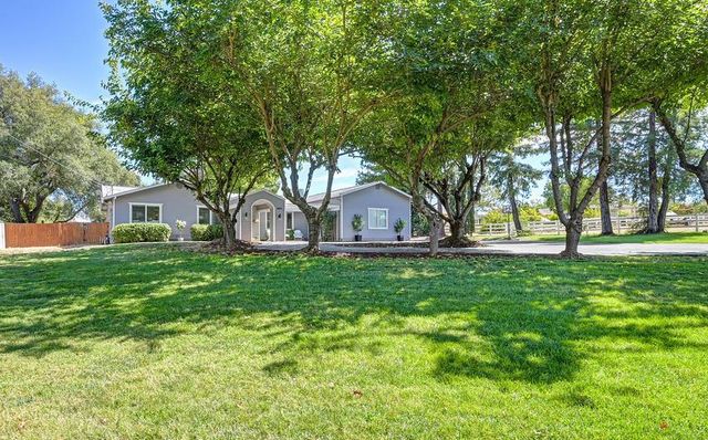 3875 Oak Tree Ln, Loomis, CA 95650