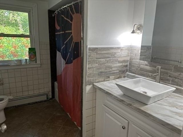 7 Central Ave, Plymouth, MA 02360