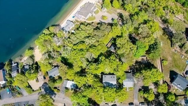 7 Central Ave, Plymouth, MA 02360