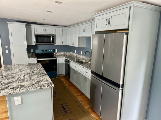 7 Central Ave, Plymouth, MA 02360