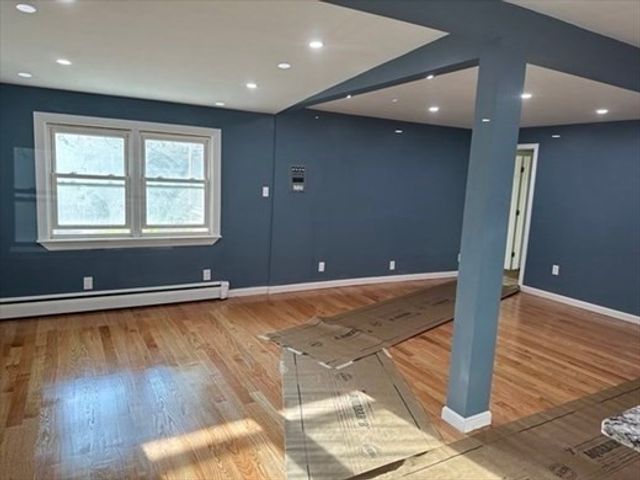 7 Central Ave, Plymouth, MA 02360