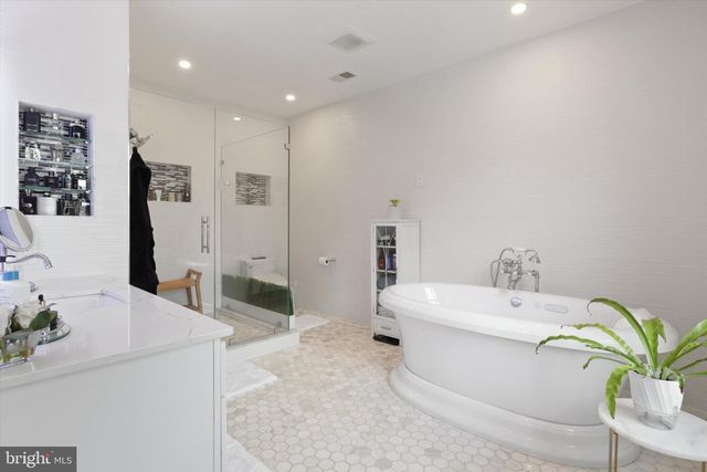 11409 HIGHLAND FARM CT, Potomac, MD 20854