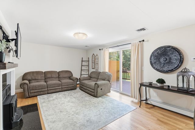 13 Bates Ln 13, Westford, MA 01886
