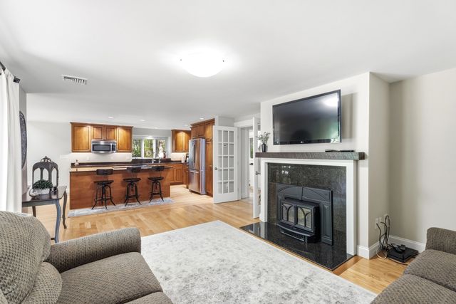 13 Bates Ln 13, Westford, MA 01886