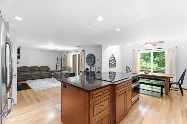 13 Bates Ln 13, Westford, MA 01886