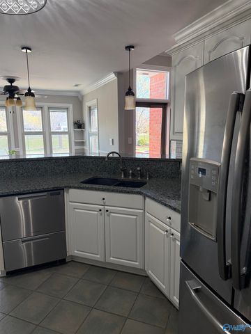 2605 Quarter Lane, Hampton Cove, AL 35763