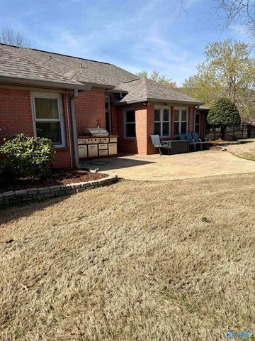 2605 Quarter Lane, Hampton Cove, AL 35763