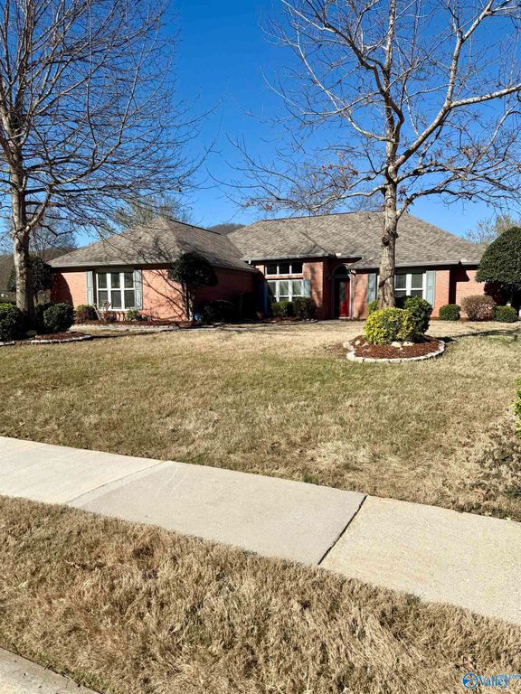 2605 Quarter Lane, Hampton Cove, AL 35763