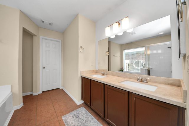 9414 Bauer Oaks Drive, Houston, TX 77095