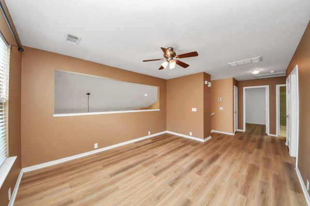 9414 Bauer Oaks Drive, Houston, TX 77095