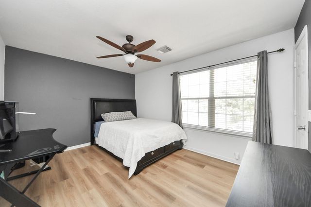 9414 Bauer Oaks Drive, Houston, TX 77095