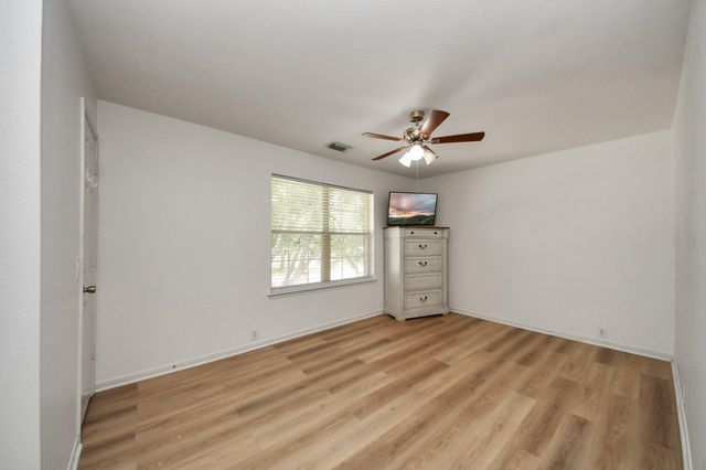 9414 Bauer Oaks Drive, Houston, TX 77095