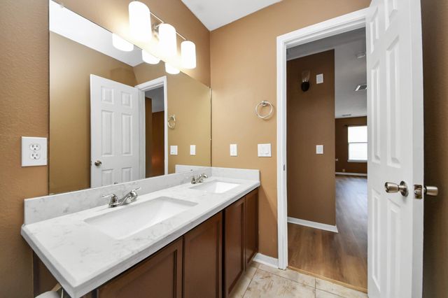 9414 Bauer Oaks Drive, Houston, TX 77095