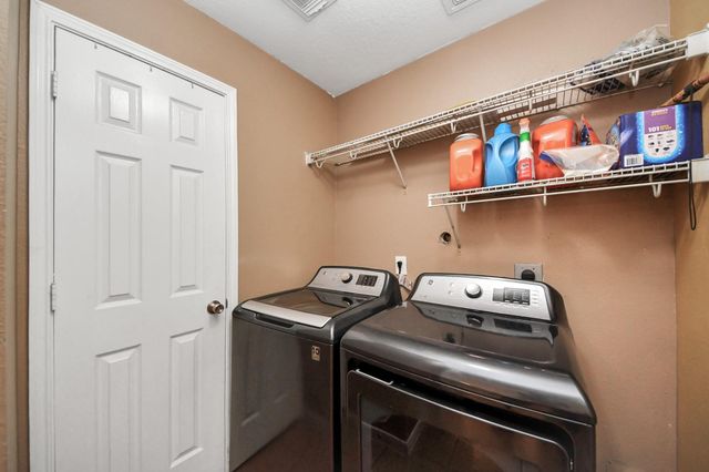 9414 Bauer Oaks Drive, Houston, TX 77095